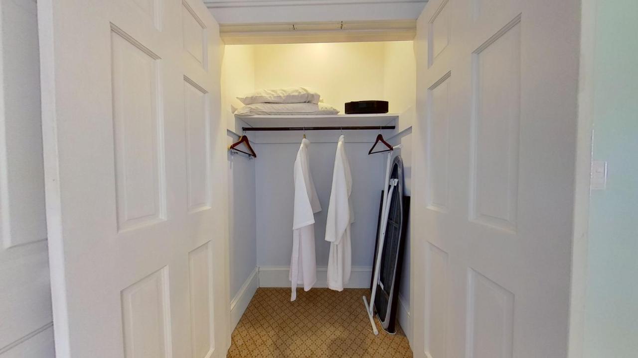 John Joseph Inn Groton Dış mekan fotoğraf