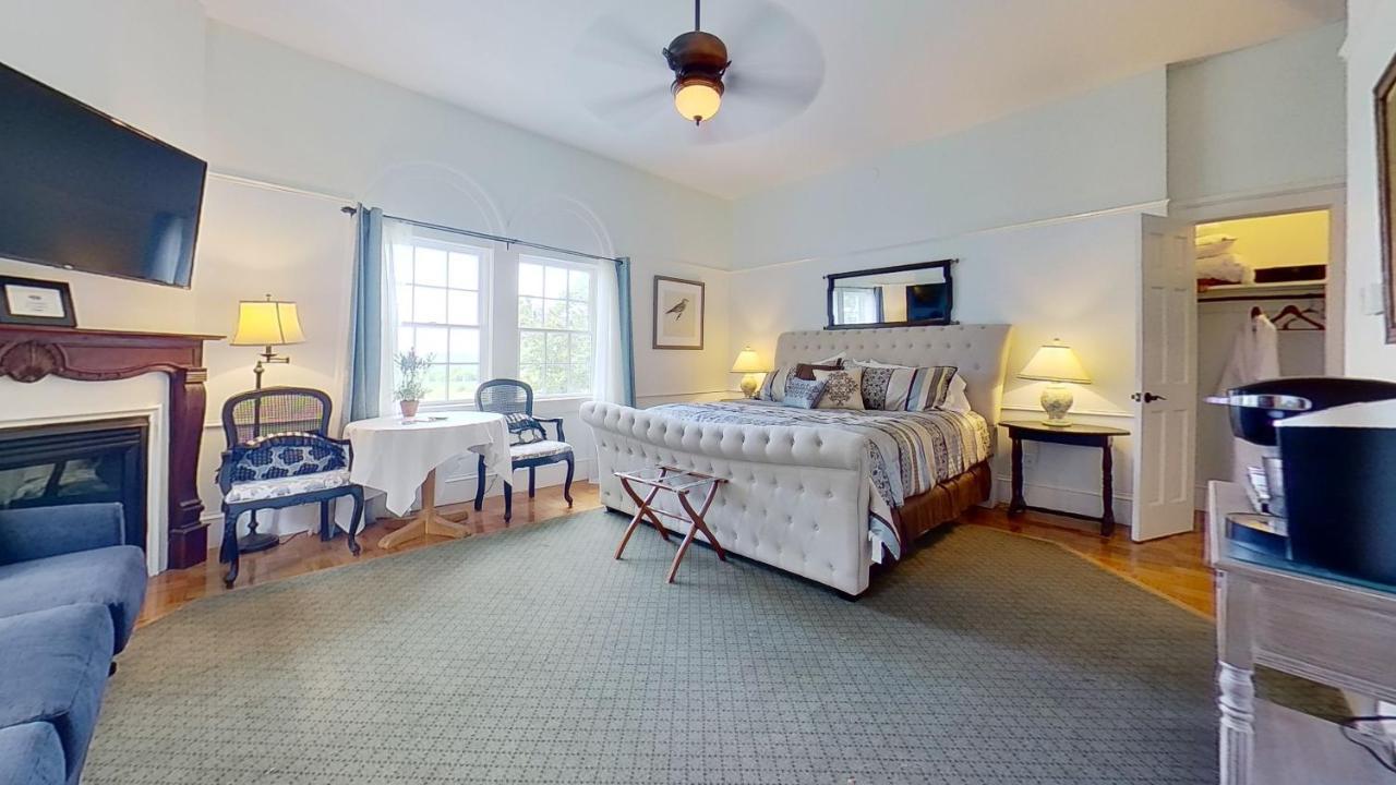 John Joseph Inn Groton Dış mekan fotoğraf