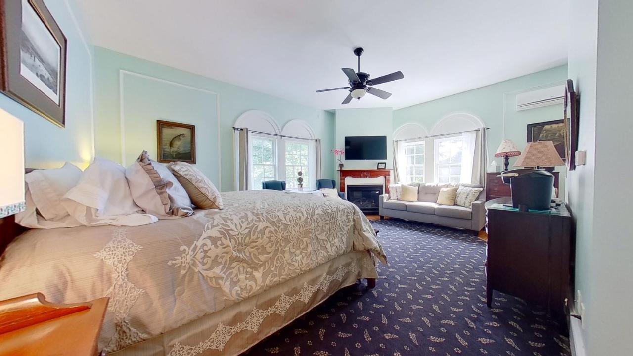 John Joseph Inn Groton Dış mekan fotoğraf