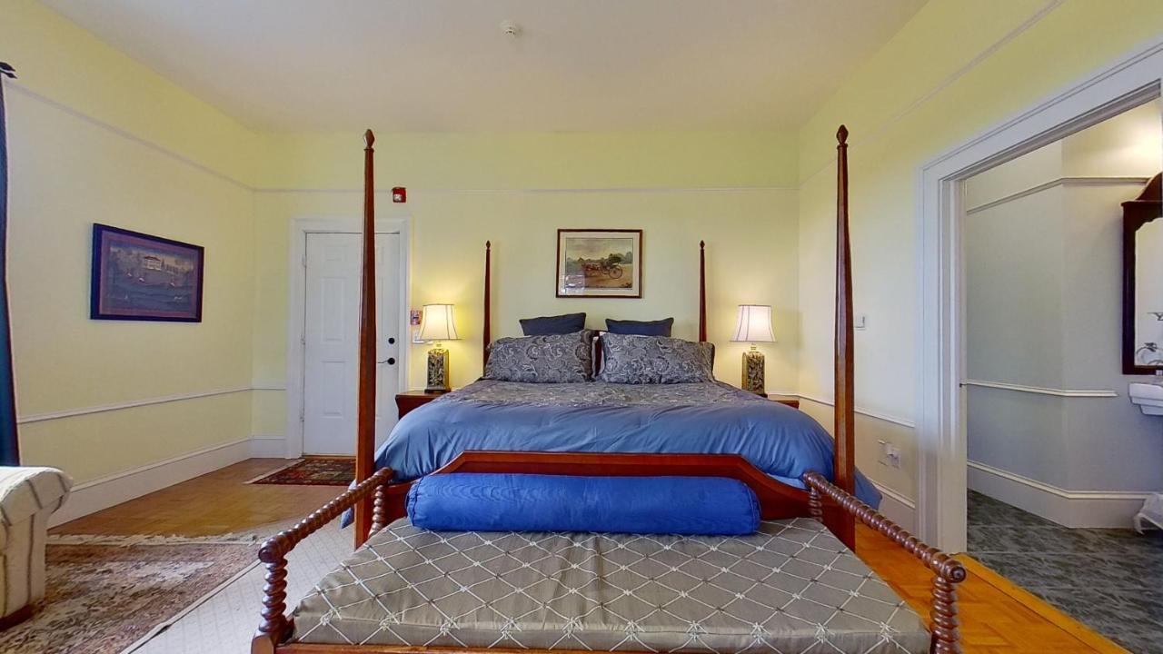 John Joseph Inn Groton Dış mekan fotoğraf