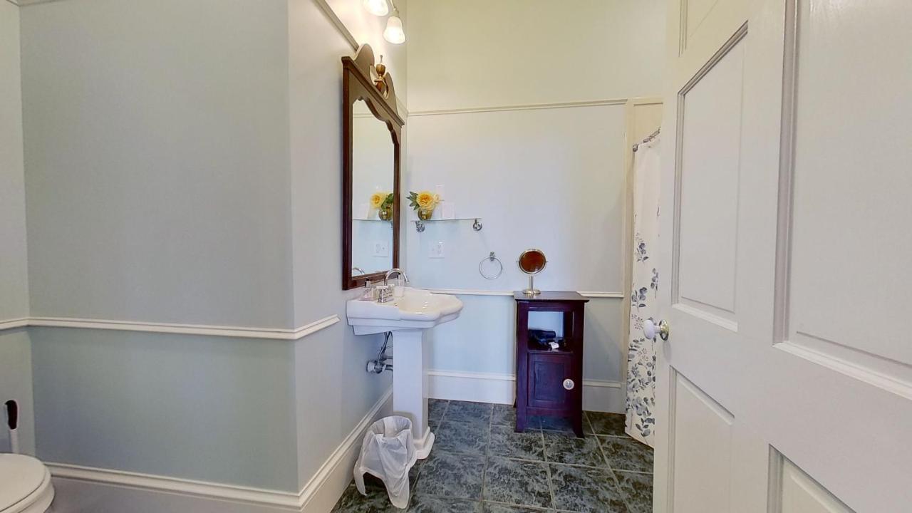 John Joseph Inn Groton Dış mekan fotoğraf